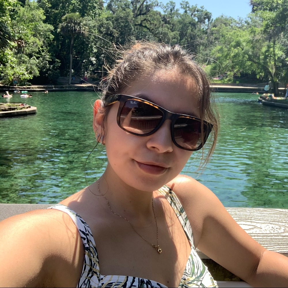 Meet your Posher, Laura 🐾